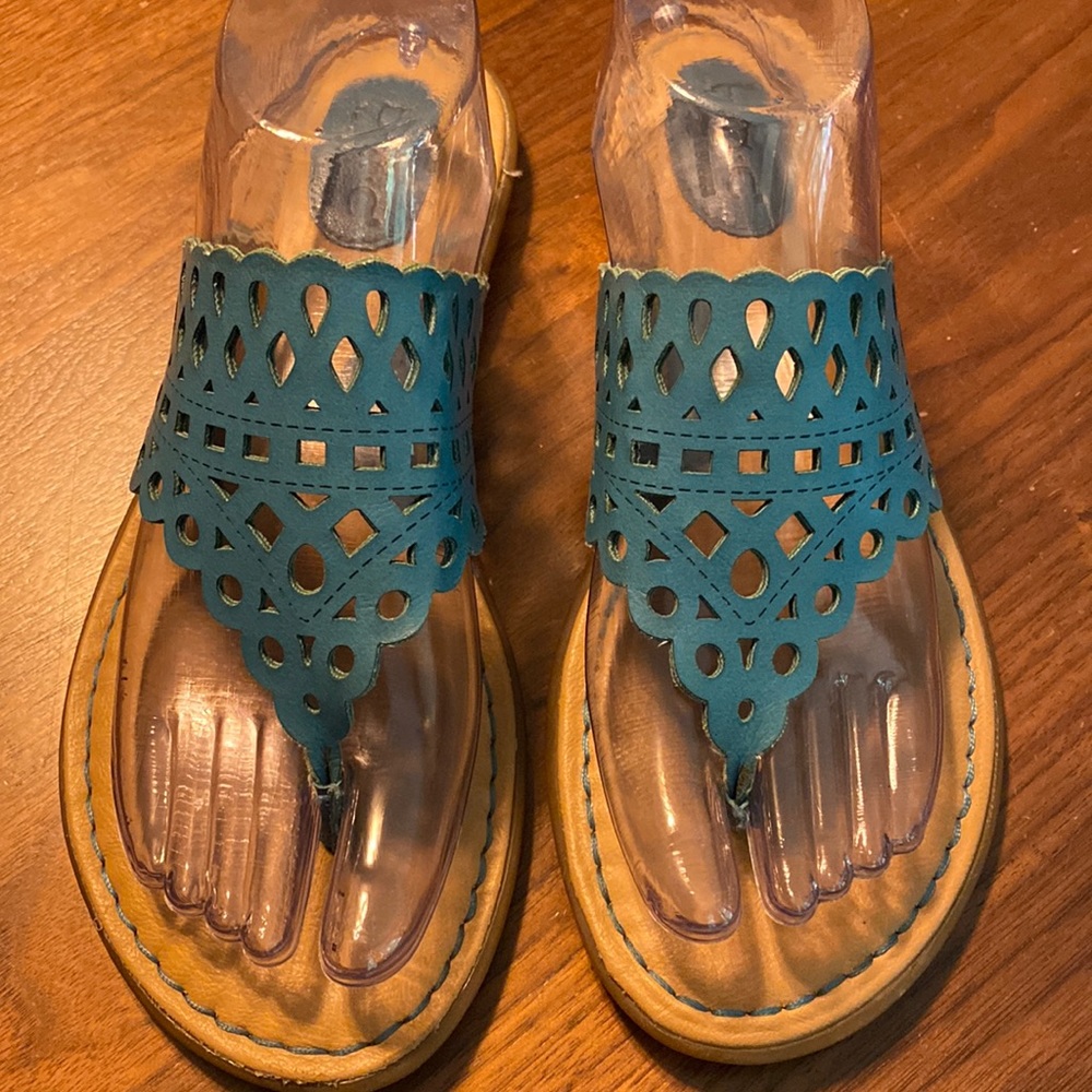 BOC by Born sandals teal turquoise blue laser cutout leather 9M/ W thongs slides